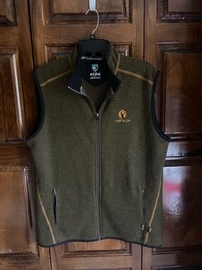 KUIU Men's Olive Fleece Vest with Zip Pockets
